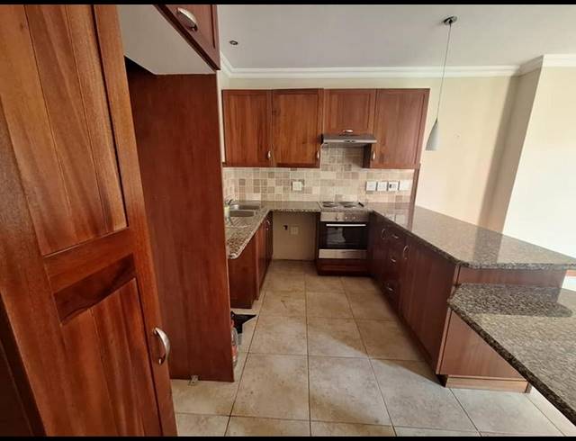 2 BEDROOM APARTMENT FOR SALE IN NEWLANDS